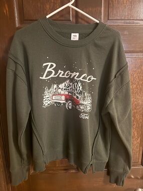 Ford Bronco Forest Graphic Crewneck Sweatshirt - Olive Green med.womens